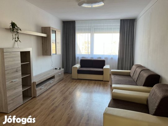 Felújított, klímás lakás hosszú távra kiadó