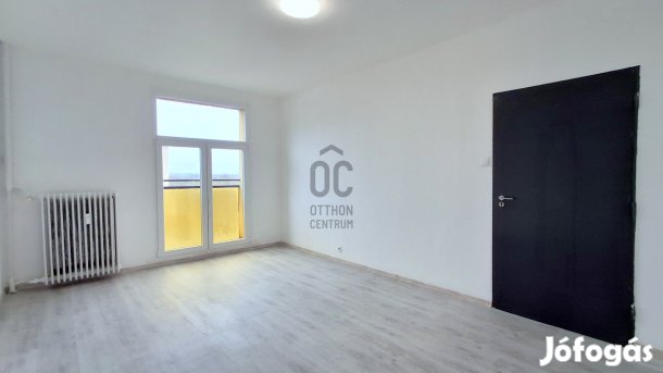 Felújított, modern lakás eladó Pécs Uránvárosában  ideális első ottho