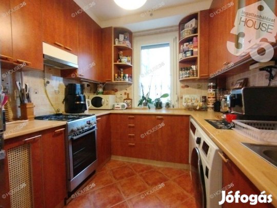 Felújított belvárosi lakás Kecskeméten eladó!