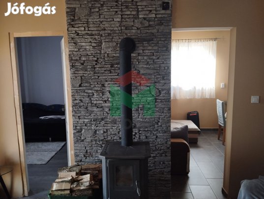 Felújított házikó Böhönyén