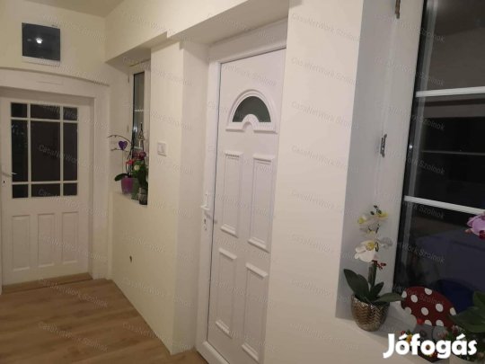 Felújított kertes ház eladó Rákóczifalván!