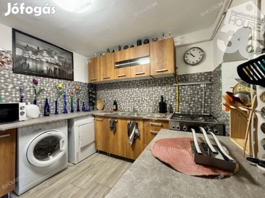 Felújított kétrendbeli ház a belvárosban!