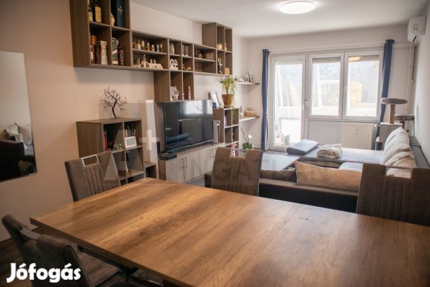 Felújított lakás, garázs lehetőséggel!
