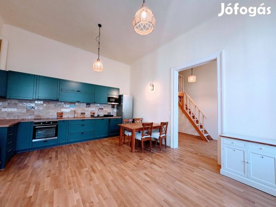 Felújított lakás a Corvinustól egy sarokra a Nagyvásárcsarnoknál !