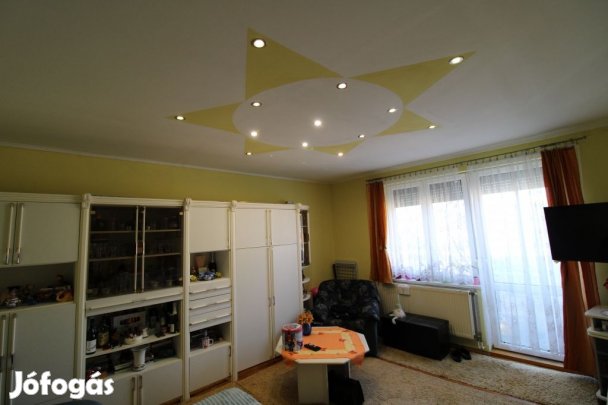 Felújított lakás a Munkácsy úton.