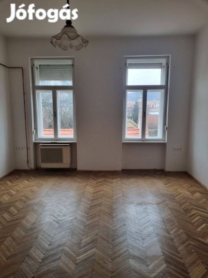 Felújított lakás a belvárosban