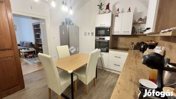Felújított lakás eladó, Szombathely