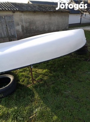 Felújított műanyag csónak
