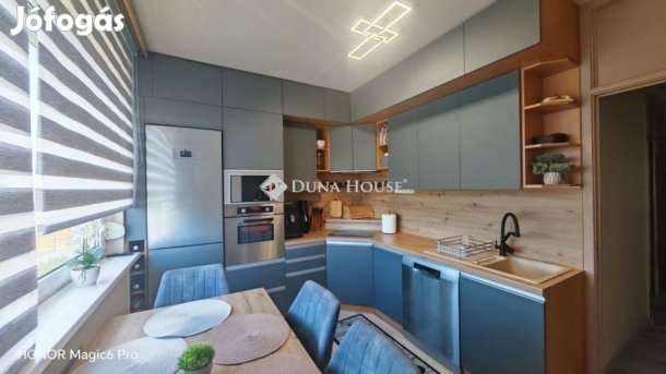 Felújított nagy lakás, amibe csak költöznöd kell!