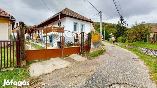 Felújított parasztház Perkupán eladó