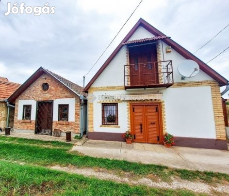 Felújított présház Monoron