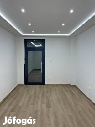 Felújított üzlethelyiség, Amfiteátrum, Bokor utca