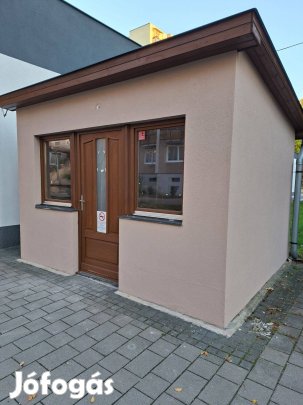 Felújított üzlethelyiség kiadó Nyíregyházán az Érkertben