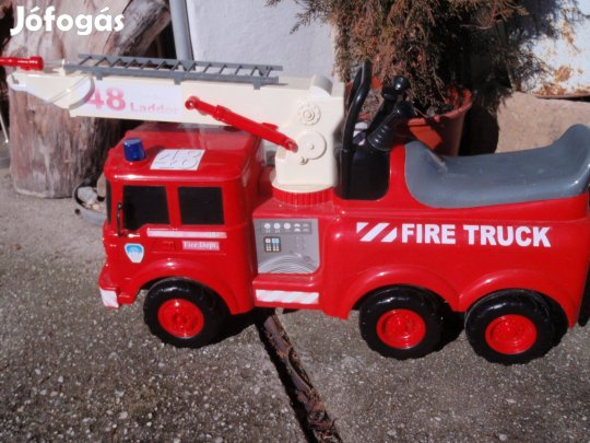 Felülős gyermekjáték tűzoltó autó