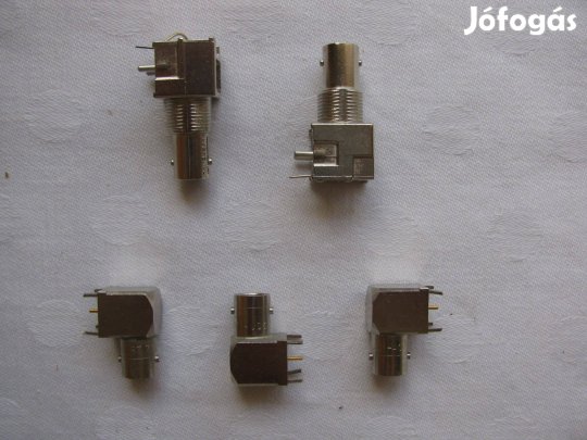 Fém BNC aljzat Nyák-ba ültethető