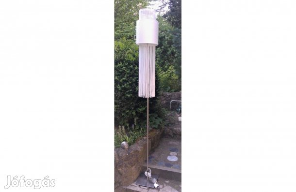 Fém állólámpa különleges lámpaernyővel