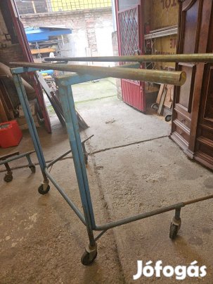 Fém bútorállvány ülőgarnitúrákhoz /10 db/