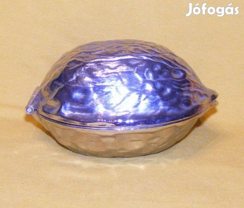 Fém dió alakú diótörő