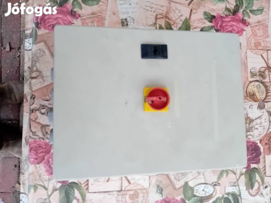 Fém elosztó szekrény