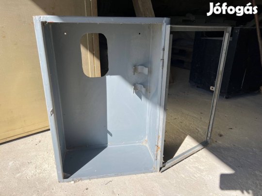 Fém fali doboz eladó, tűzoltó szekrény,szélesség 45,5 cm, magasság 67