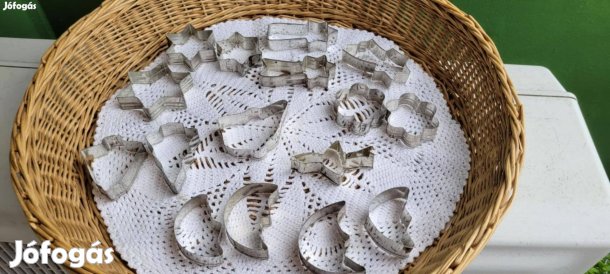 Fém figurás sütemény kiszúró 16 db