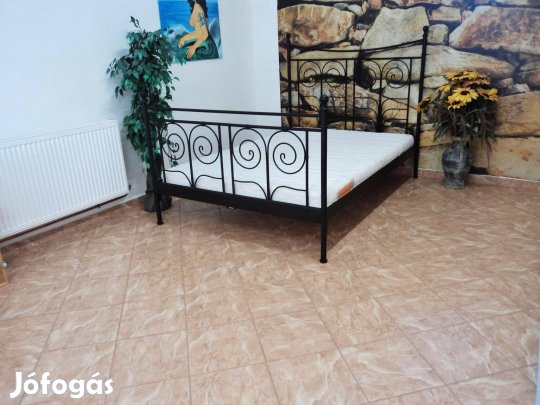 Fém franciaágy 140x200