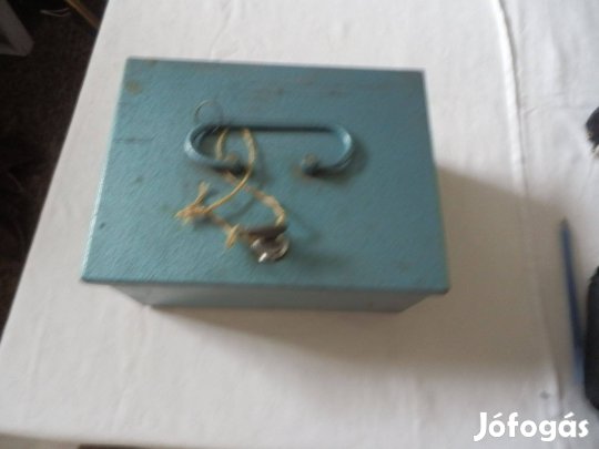 Fém kazetta zárható