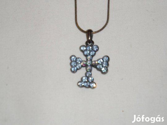 Fém kereszt medál kő berakással, nyaklánc