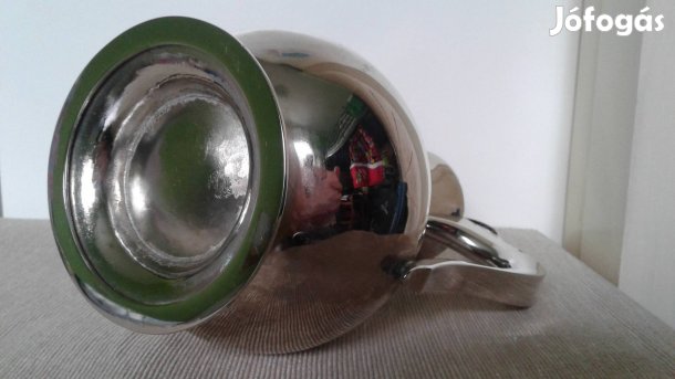 Fém kiöntő, ami ragyog