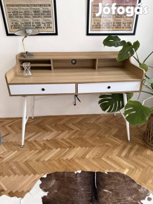 Fém lábú íróasztal
