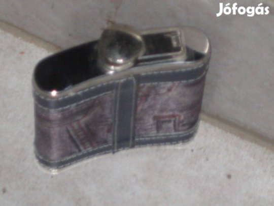 Fém lapos kulacs, flaska