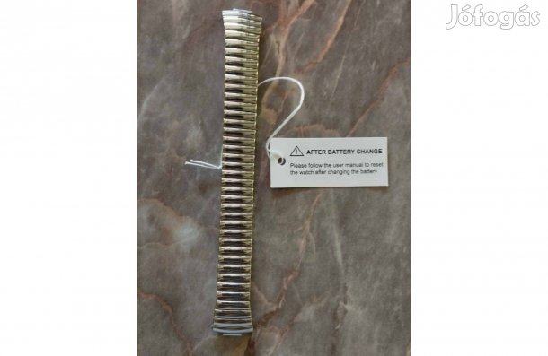 Fém óraszíj ezüstszínű