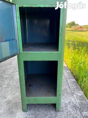 Fém szerszám szekrény