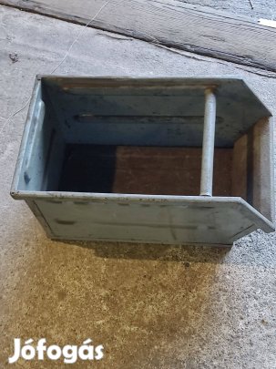 Fém tároló edény