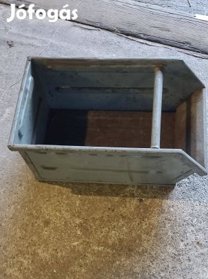 Fém tároló edény