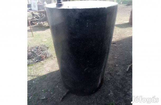 Fém üzemanyagtartály Kiskunfélegyházán - 150cm magas x 80cm átmérőjű