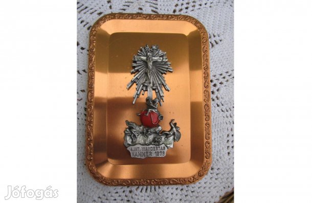 Fém vallásos dísztárgy -emlék 1979-ből