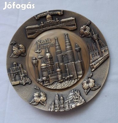 Fémből készült dísztál, dísztányér Malajziából