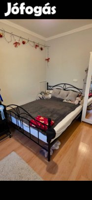 Fémkeretes franciaágy