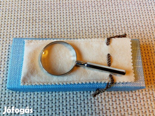 Fémkeretes kézi nagyító/lupé díszcsomagolásban. Új, nem használt