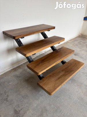 Fémvázas, 4 fokos diófa lépcső 60cm magas