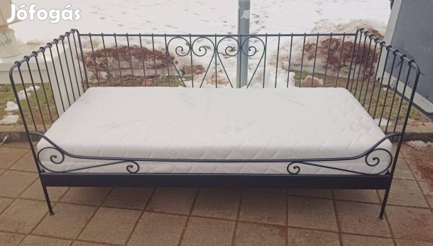 Fémvázas ágy matraccal együtt - 200×90 cm
