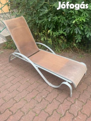 Fémvázas napozóágy