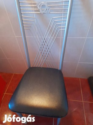 Fémvázas szék