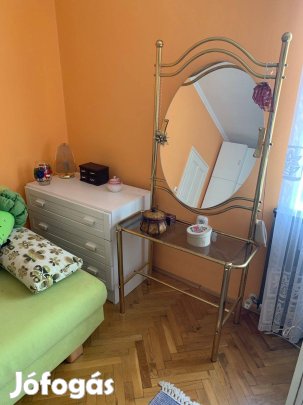 Fémvázas tükrös fésülködöasztal