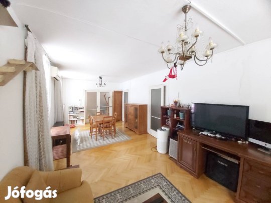 Fényár és Funkcionalitás: 72 nm-es, Felújított Lakás az Örs Vezér Teré