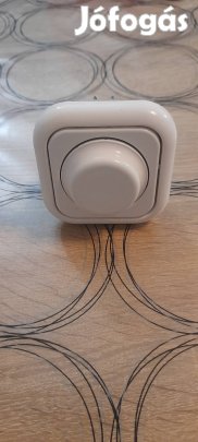 Fényerőszabályozós kapcsoló