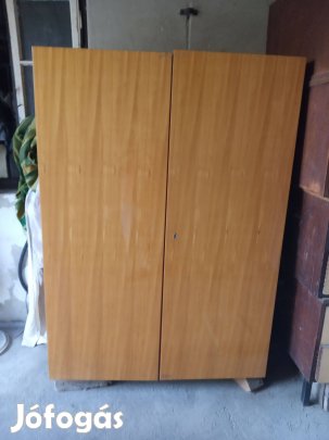 Fényezett kettes szekrény