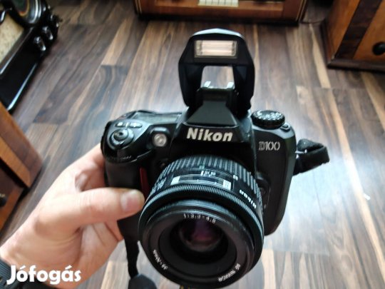 Fényképezőgép Nikon D100 35-70mm 1:3.3-4,5 autófókusszal