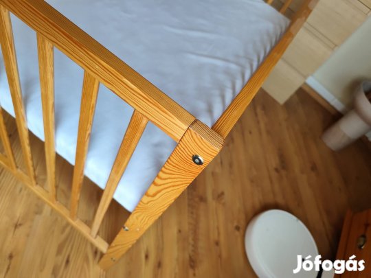 Fenyő, újszerű babaágy.